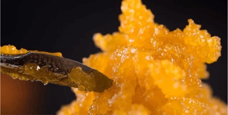 Most marijuana users prefer to dab their live resin. Due to its texture and consistency, dabbing is one of the best ways to smoke your live resin.  