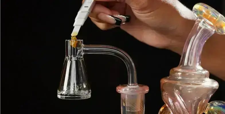 First heat the nail (using a torch) to a temperature between 3500F to 5500F before loading the live resin.    